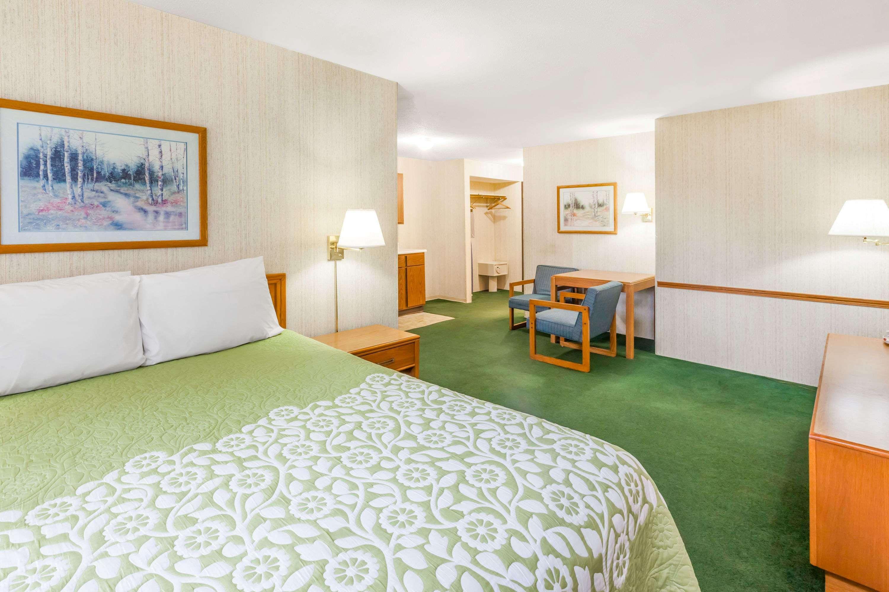 Days Inn By Wyndham Alpena Eksteriør bilde